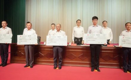 擁有省首台套技術裝備，軟控獲膠州市獎勵